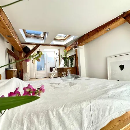 Appartement 54 *